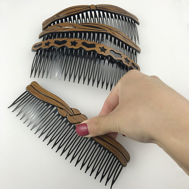 Retro-style hair combs in plastic and resin, ideal for Korean wave styling.