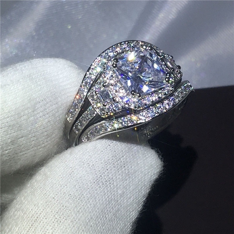 Fashion Explosion Set diamond zircon ring on display.