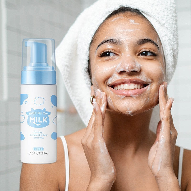 120ml pore cleaning skincare product with hyaluronic acid for deep cleaning.